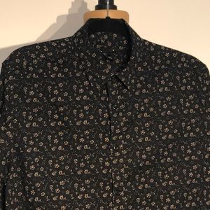 Men’s button down shirt floral design Sz L